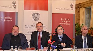 von links nach rechts: Zu sehen sind H. Pichler, G. Kräuter, M. Ladstätter und H. Hofer bei der Pressekonferenz.